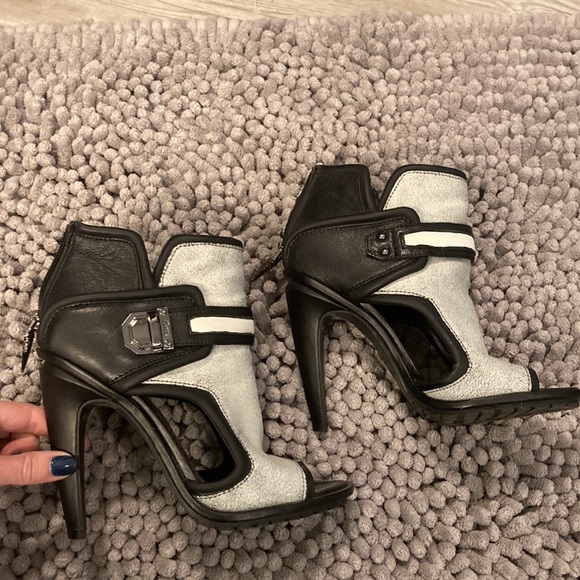 Amazing booties - Picture 2 of 11